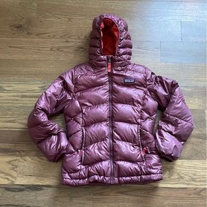 Patagonia Kids Hi-Loft Down Sweater Hoody. Size S (7-8)